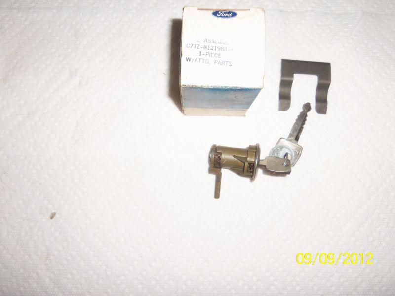 1967 ford truck door lock(1) &(2) keys -c7tz-8121984-a