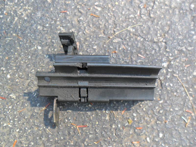 Vw 1996 vr6 starter cover wiring harness loom clip 1h0971615p