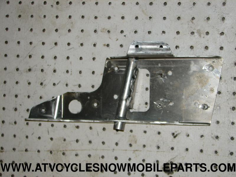 2002 polaris edge x 600 m10 footrest support right trailing arm mount 2202060