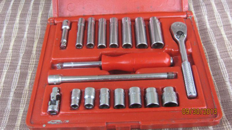 Mac 19 piece 1/4" drive sae socket set 6 point sm196br. used, but good condition