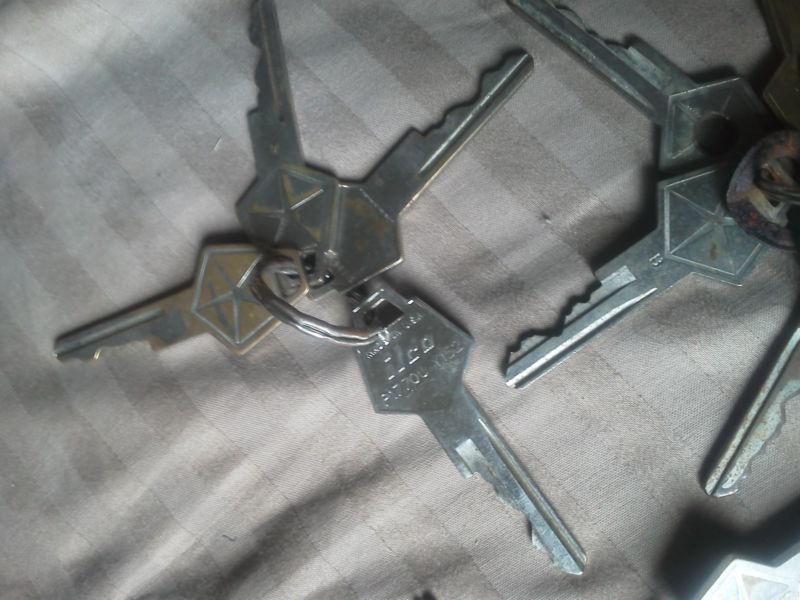 Lot of Misc. Keys from Plymouth, Dodge, and Chrysler 1960's and 1970's , US $7.99, image 3