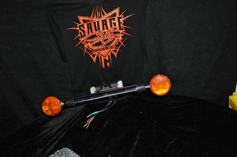 2006 06 honda vtx 1300s - front ft turn signals  - has damage see cond. 