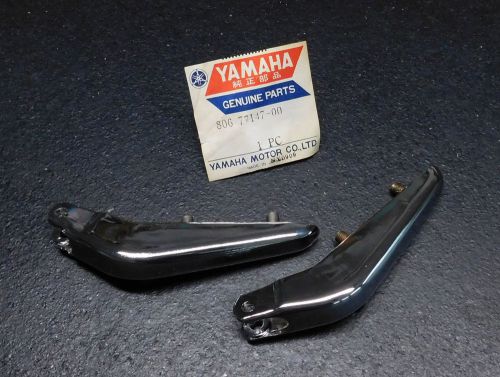 Shroud hinge - pair - yamaha ss338, ss396, ss433, gp433, gp643 - 806-77147-00-00