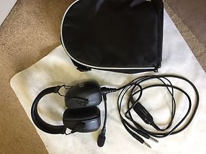 Lightspeed solo aviation headset w case great condition w cell phone/music jack