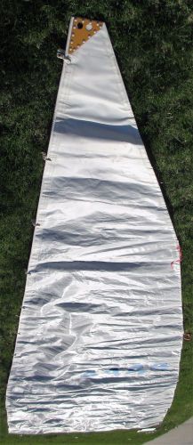 Main sail boat sailboat yacht dinghy sheets halyard bolt rope loose foot