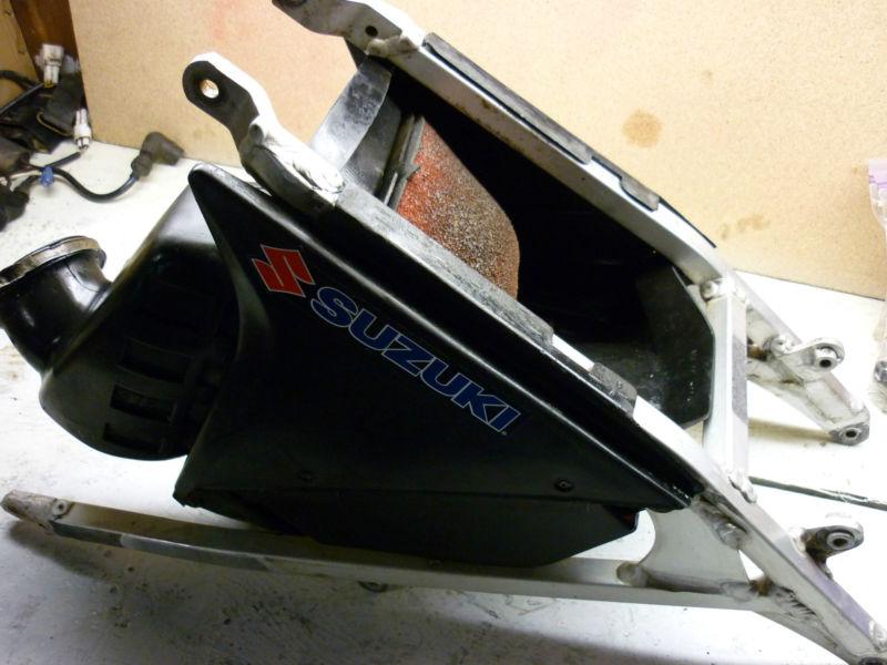 99 suzuki rm 250 sub frame and airbox filter aluminum