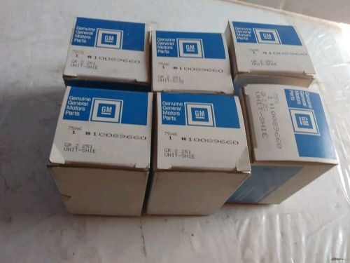 Genuine gm spark plug wire shield 10089660. 6pak