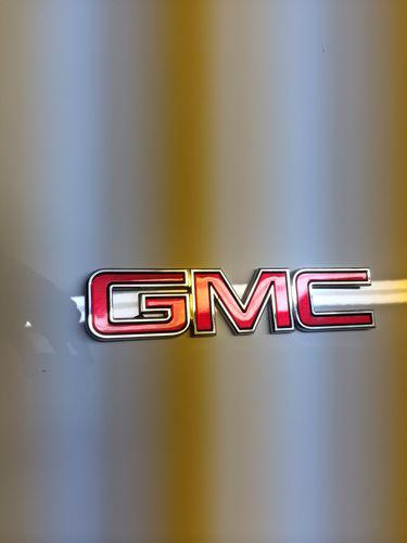 2013 gmc yukon xl emblems