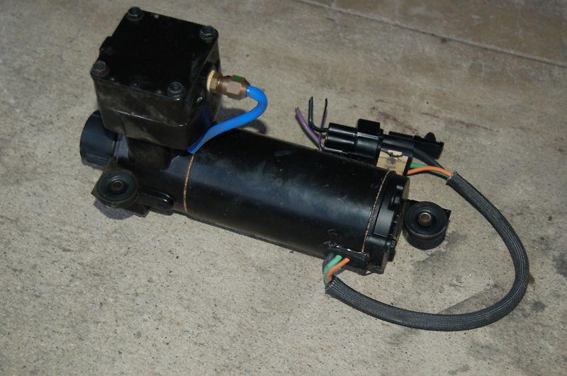 Purchase RANGE ROVER 4.6 SE P38 EAS AIR SUPENSION PUMP in North