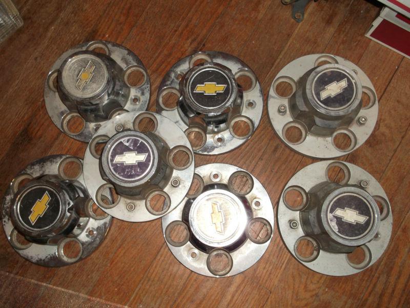 Purchase center caps off chevy truck in Dunbar, West Virginia, US, for