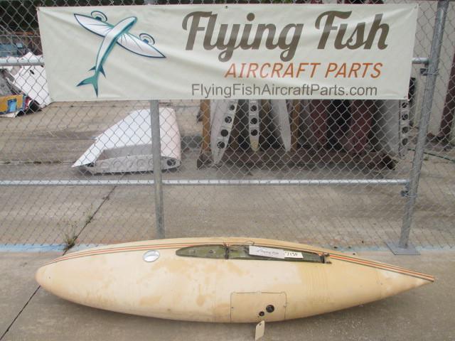 Cessna 310 b 1956 right main wingtip fuel tank with light assembly (7134)