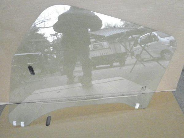 Mitsubishi canter 2010 front left door glass [4313230]