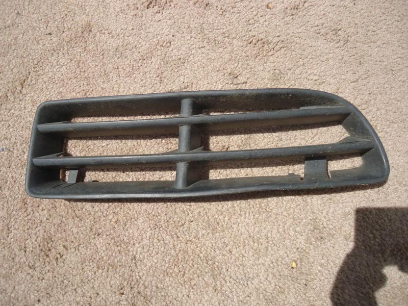 Vw jetta grille passenger right front oem original bumper exterior trim moulding