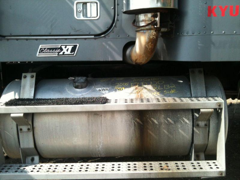 2000 freightliner fld120 100 gallon driver side diesel fuel tank