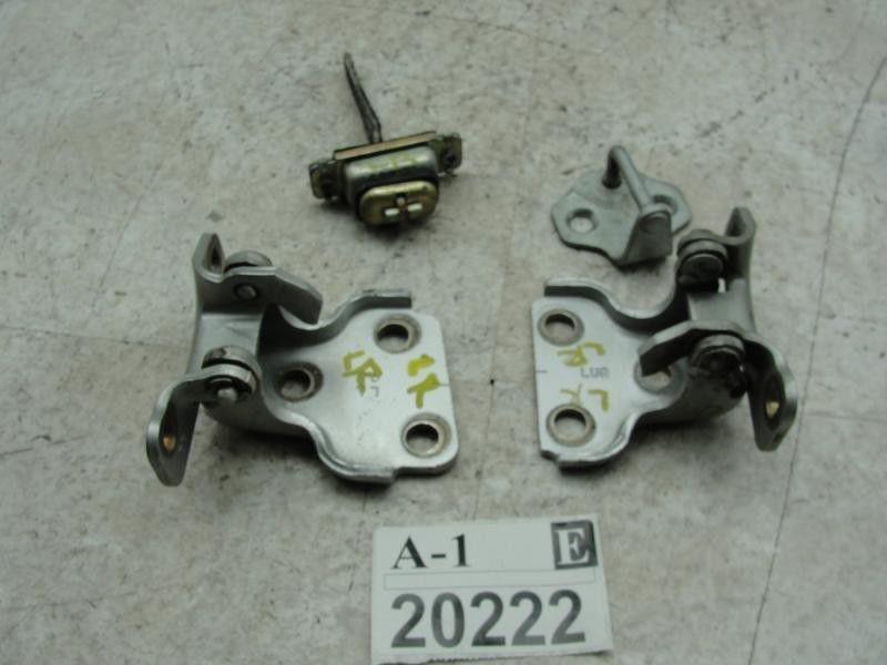 2002-2005 freelander left driver side rear back door check stopper hinge hinges