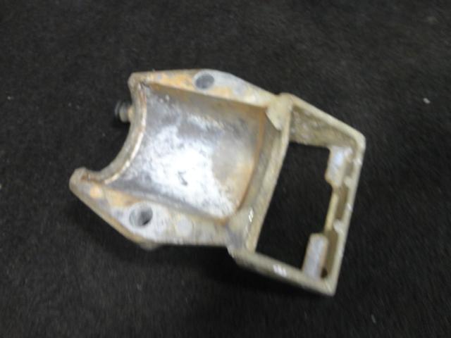 Lower mount housing #61a-44552-01-94 yamaha 1996-2012 200-300hp outboard (703)