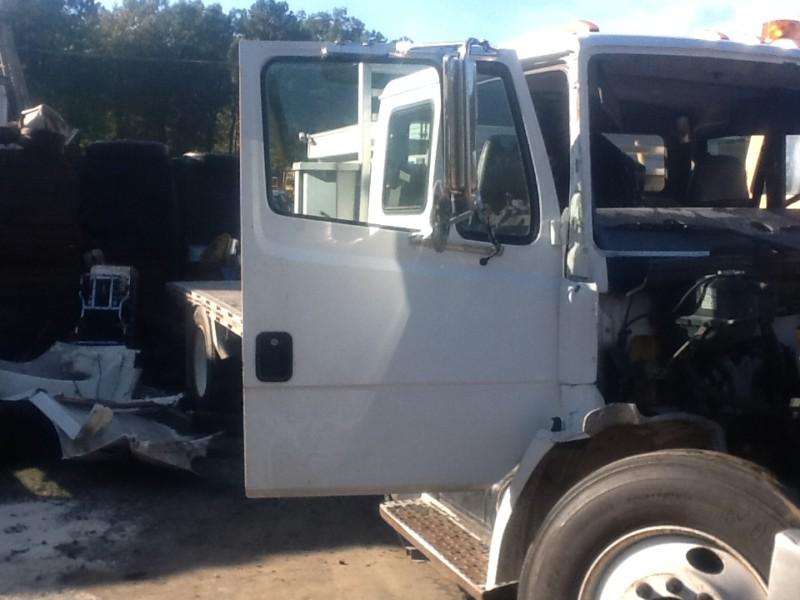 2002 freightliner fl60 fl70 parts- passengers side door