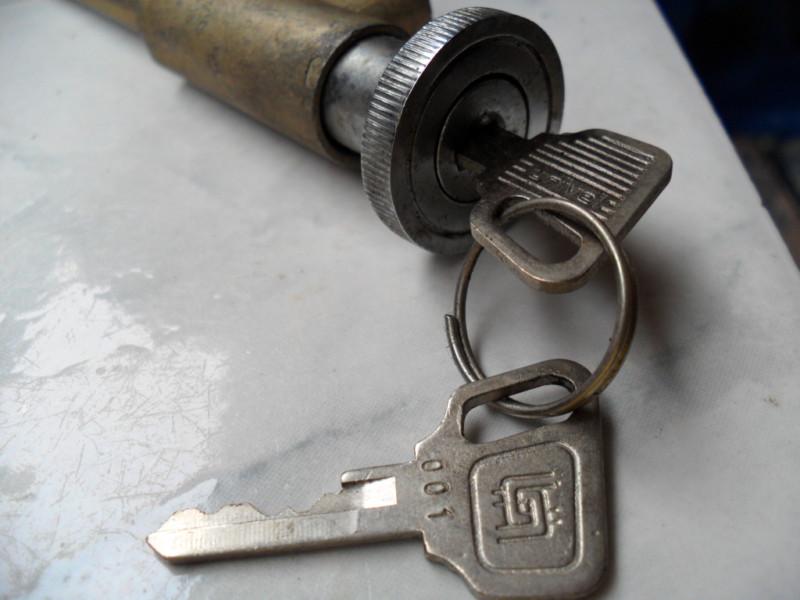 VINTAGE ACCESSORY FRONT HOOD LOCK SEDAN OR CONVERTIBLE SPLIT ZWITTER OR OVAL BUG, US $70.00, image 2