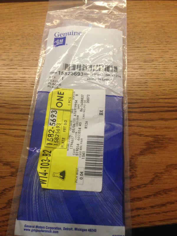Nos 2007 2008 2009 2010 2011 2012 chevrolet tahoe nameplate 15825693