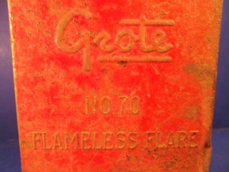 Buy Vintage GROTE Automobile Emergency Reflector Flameless Flare Kit No.70 in North Fort Myers