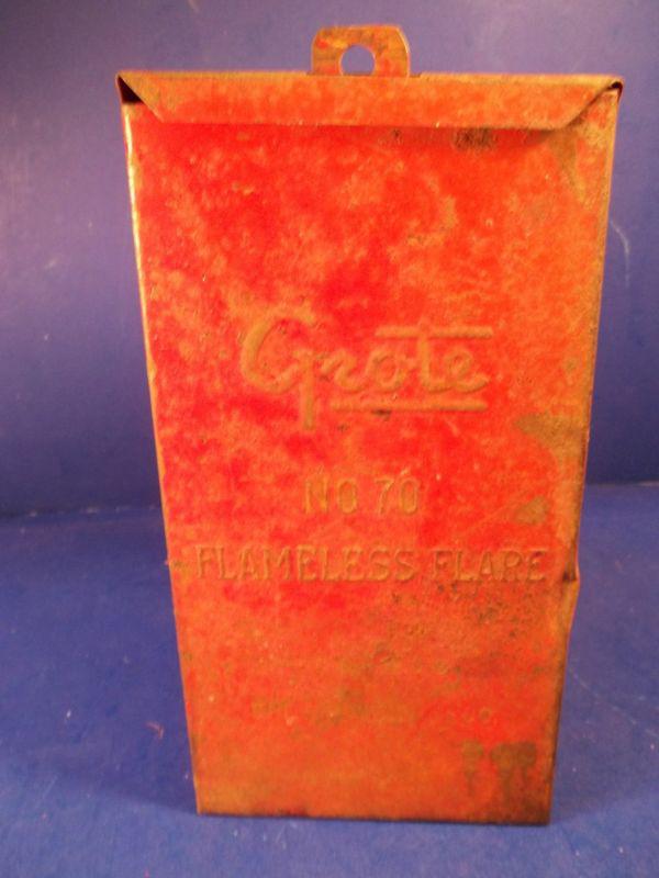 Buy Vintage GROTE Automobile Emergency Reflector Flameless Flare Kit No.70 in North Fort Myers