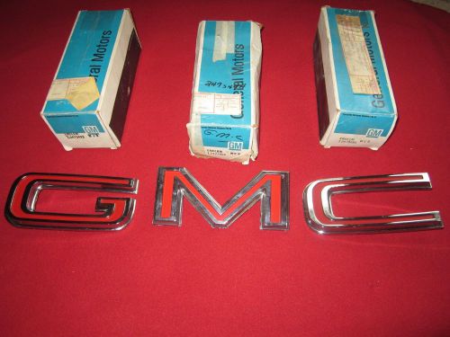 74,75,76,77 gmc van p10,20,30 nos gm front hood emblem letters