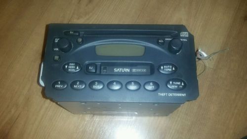 00-2003 saturn  cassette &amp; cd player radio model no 21024009 oem