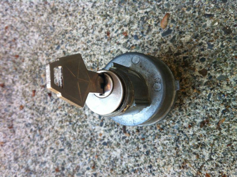 68 69 70 charger coronet r/t gtx nos mopar dash ignition switch & key b body