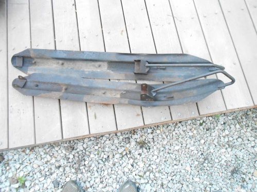 1980 kawasaki 440 fan intruder: pair of skis