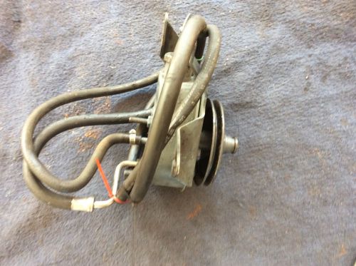 Omc cobra 4.3, 5.0,  5.7 l power steering pump / bracket