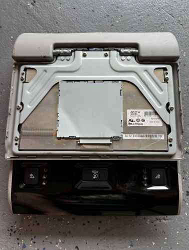 17-20 cadillac escalade esv overhead 3rd row media display screen 84348908 (p4)