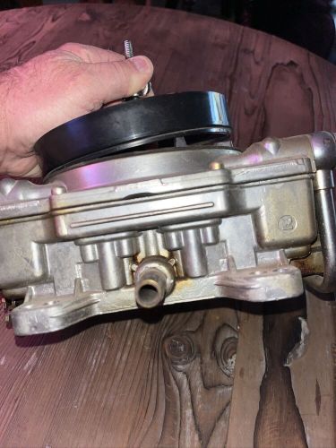 Edelbrock 600 4-barrel 4 barrel bbl carburetor 8867