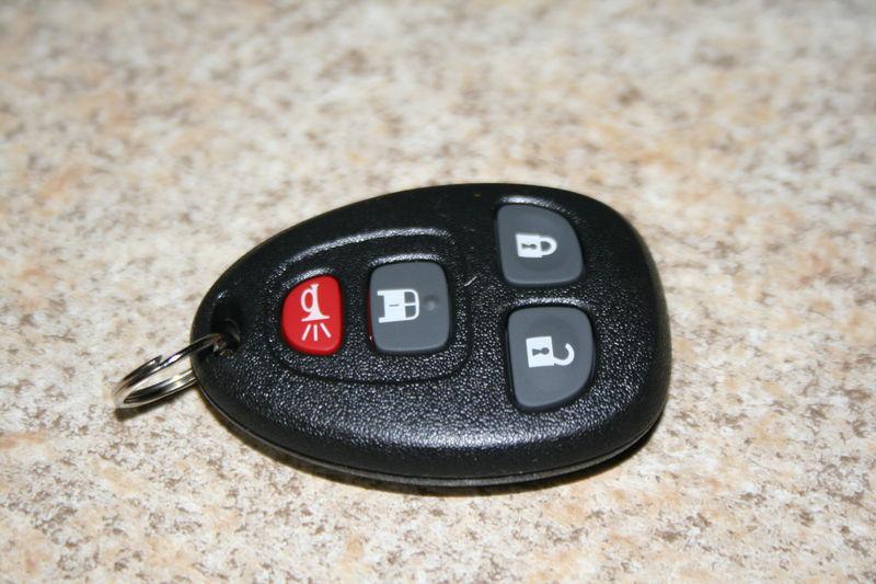 Gm keyless entry remote transmitter key fob 20877108
