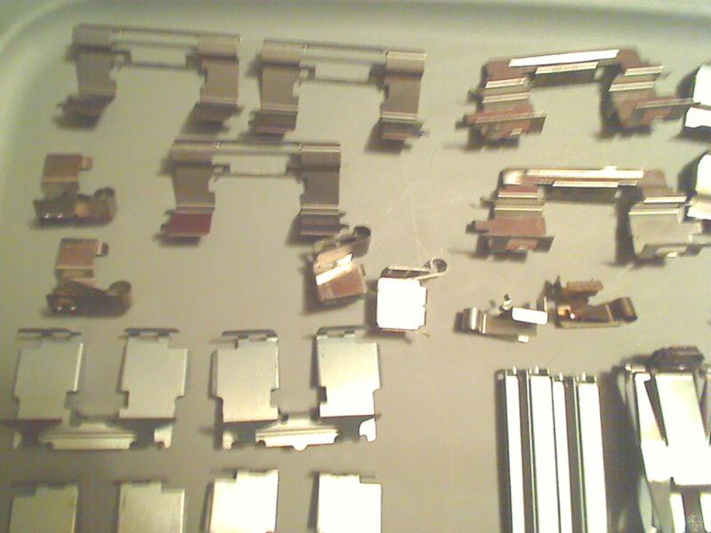 NEW 70 Pc Huge Lot of Disc Brake Anti-Rattle Caliper Pad Clips Import Domestic, US $7.99, image 2