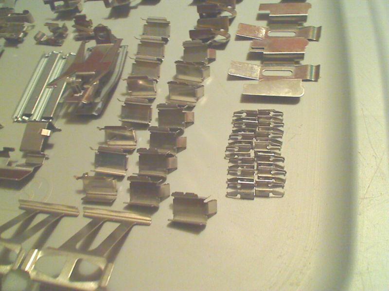 NEW 70 Pc Huge Lot of Disc Brake Anti-Rattle Caliper Pad Clips Import Domestic, US $7.99, image 4