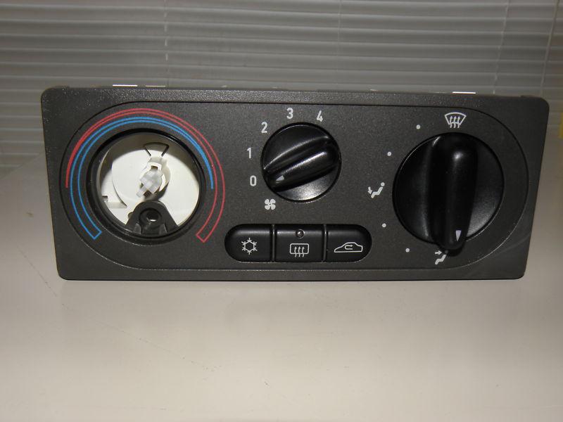 Buy SAAB 93 2001 OEM A/C AIR AND HEAT CLIMATE CONTROL in Fort