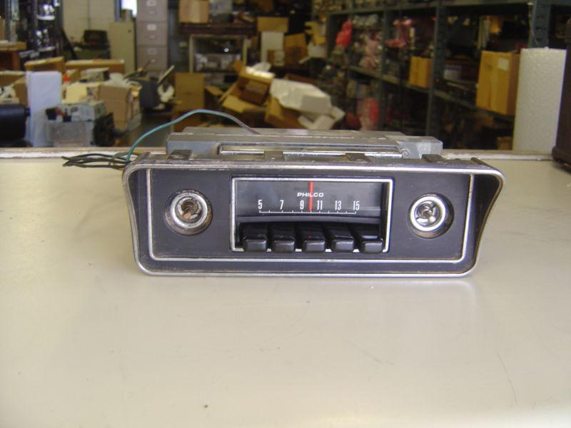 70-72 ford maverick (comet) radio philco/ford d0da 18806