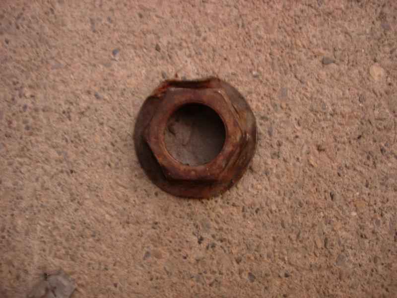 Yamaha yz450f sprocket retainer and nut yz 450f 2004