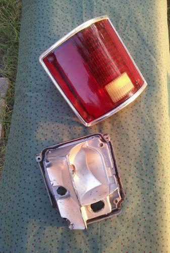 1973-1987 CHEVROLET PICKUP (LH) DRIVERS SIDE TAIL LIGHT LENSE AND BASE, US $19.99, image 3