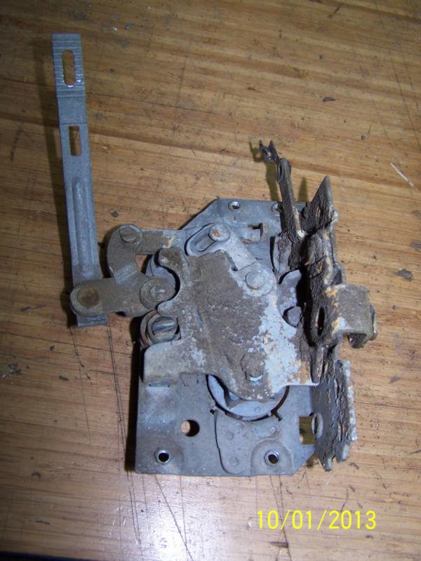 1957 CHRYSLER IMPERIAL 4 DOOR RIGHT FRONT DOOR LATCH, US $15.99, image 2