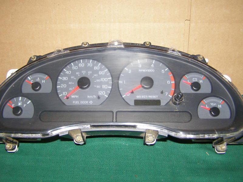 Buy 2001 2002 FORD MUSTANG SPEEDOMETER CLUSTER 3.8L in Hughesville