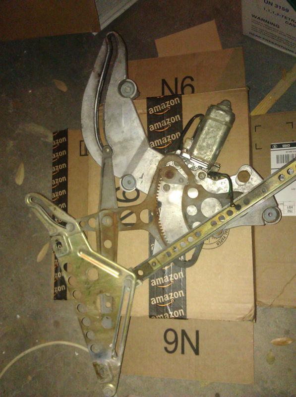 Find Pair Mercedes Benz 560SEC rear window regulators W126 in Dallas