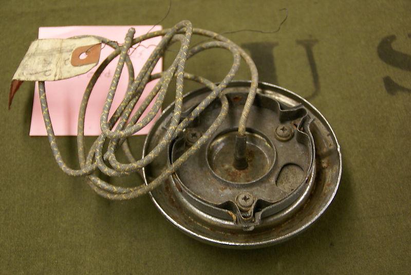 FORD FLATHEAD V8 NOS 1942 FORD STEERING WHEEL HORN BUTTON ASSEMBLY, US $9.99, image 3