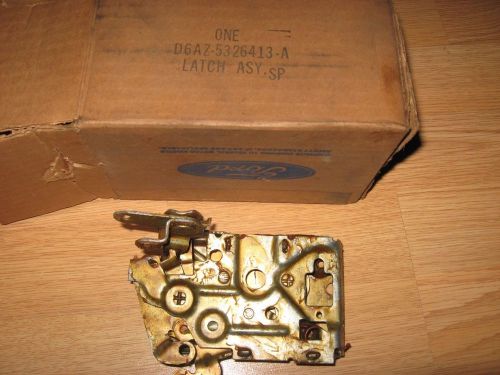 Nos left rear door latch 1976-1979 ford ltd oem d6az-5326413-a