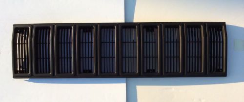1984-1996 jeep comanche- cherokee grille 8955000153 original oem