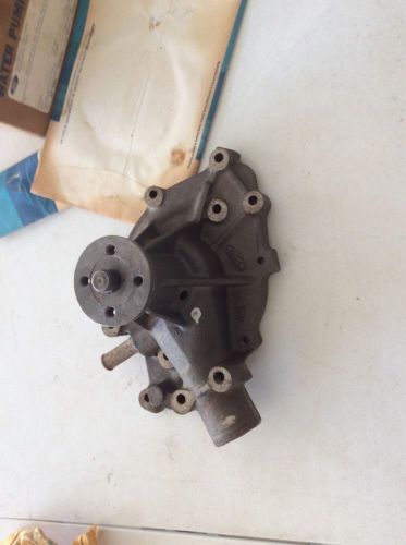 Nos 1968- 1969 ford mustang shelby  small block water pump cast iron c80z-8501-g
