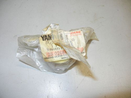 Nos yamaha snowmobile lower steering bracket et300 8g5-23868-00