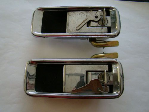 Lancia beta coupe spider hpe external door handle pair with keys nos