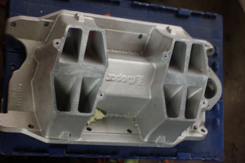 Mopar bb tunnel ram intake manifold p4532175/p4532087