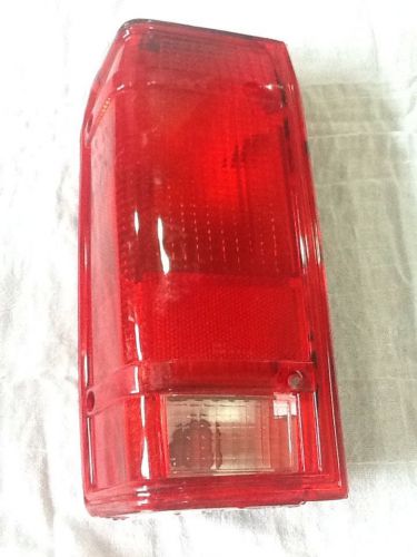 1984 - 86 ford bronco ii - stop,tail, turn signal w/backup lamp